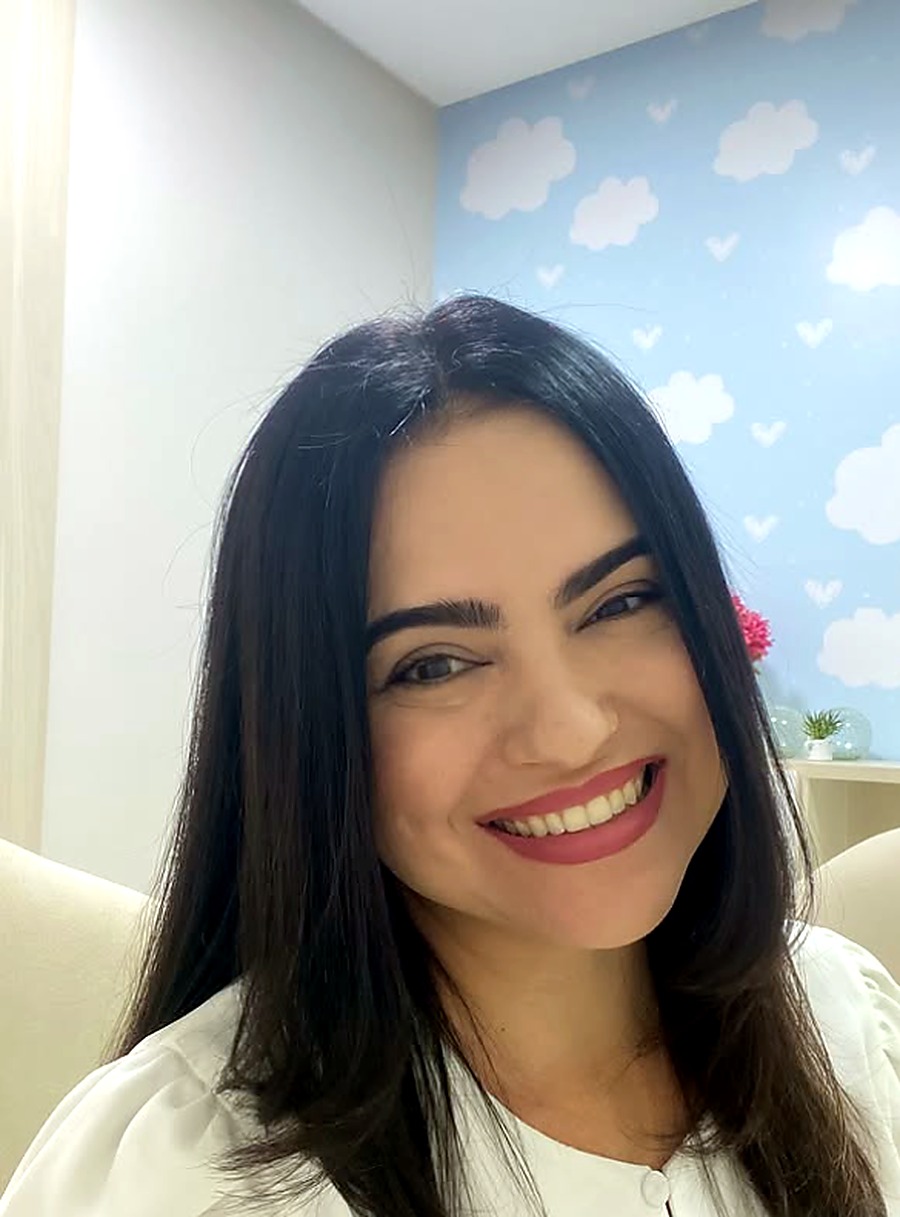 Psicóloga Cristiane Oliveira
